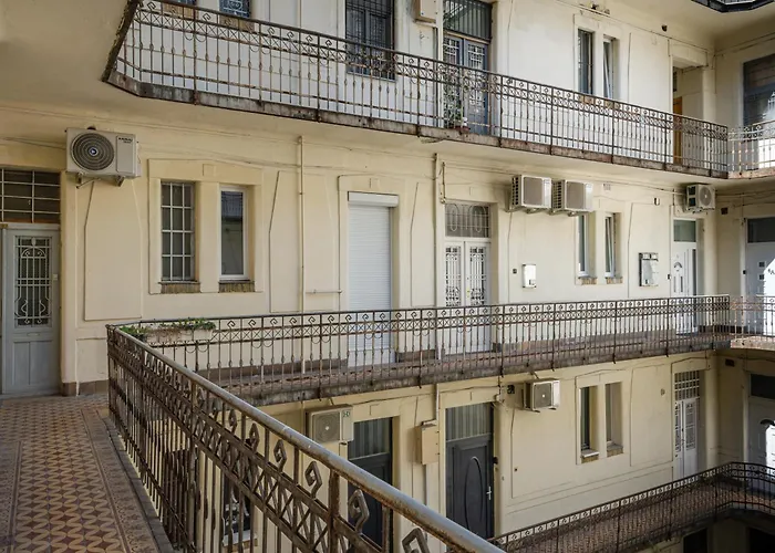 Peak Pointe Apartment