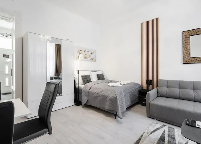 Peak Pointe Apartment